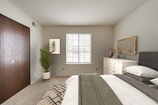 Magnolia Layout Model Bedroom - Fox Pointe Apartments