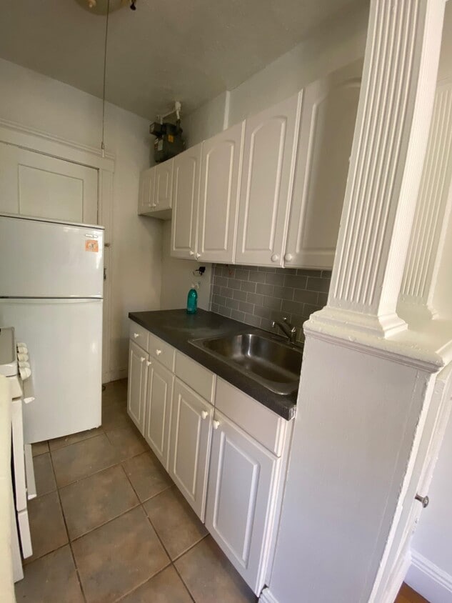 Floor Plan - 121 Park Drive (1 bed)