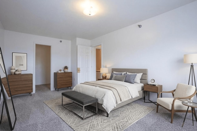 Photo - Stoughton Estates Apartments