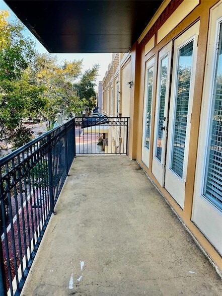 Photo - 118 N Eustis St Unit 2