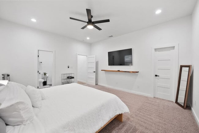 Photo - 921 E Hattie St Unit ID1301587P