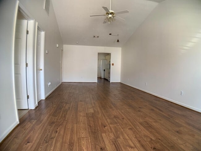 Photo - 622 Brook Trail