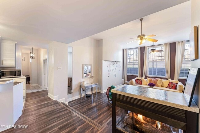 Photo - 523 N Bertrand St Unit 108