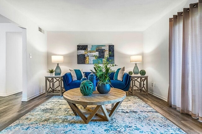 Living room 2 - Hampton Apartments