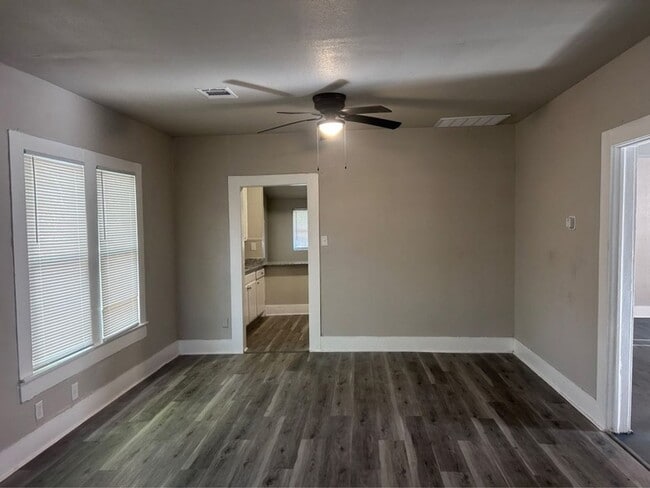 Photo - 1710 W 15th St