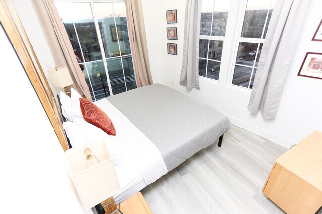 Photo - 1740 H St NE Unit SI ID1573083P