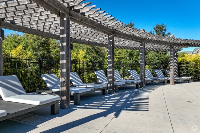 Pool Area - Ridge at Hamilton Crossing