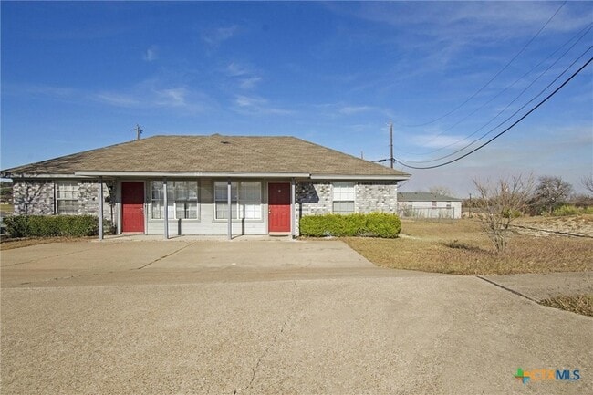 Building Photo - 907 North Dr Unit B