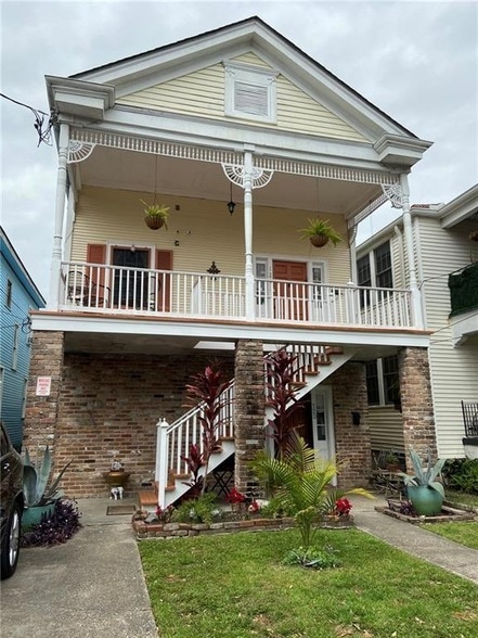 Photo - 123 N Alexander St