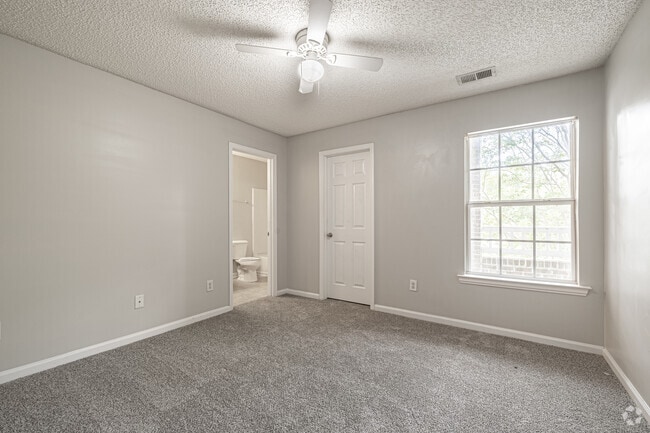 Charleston - 3BR, 2BA - 1150SF - Cross Creek Apartment Homes