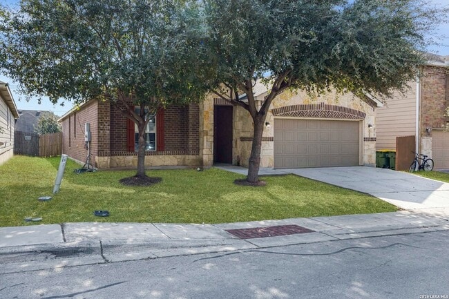 Photo - 322 Walnut Crest