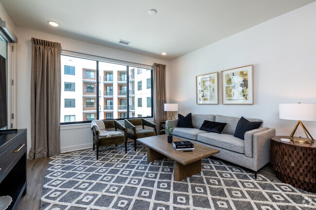 1BR, 1BA - 772SF - Living Room - The Hudson