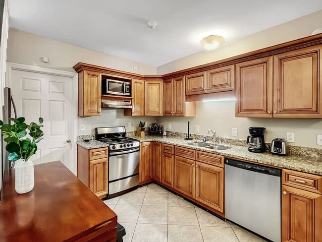 Photo - 209 W Bolton St Unit ID1244818P