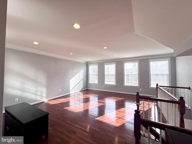 Photo - 1542 Kinnaird Terrace NE