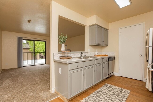 Photo - Windscape Apartments