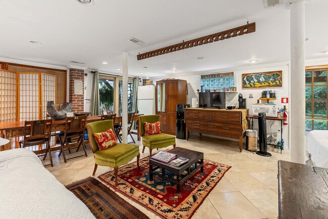 Building Photo - 1023 Crawford St Unit ID1225518P