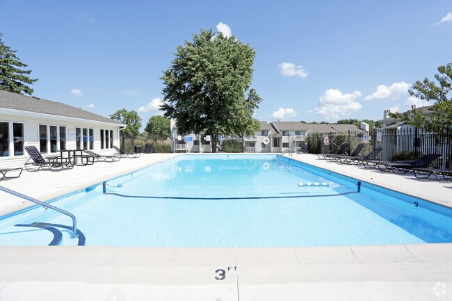 Second Pool - Georgetowne