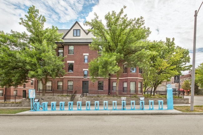 Photo - East Pointe Commons