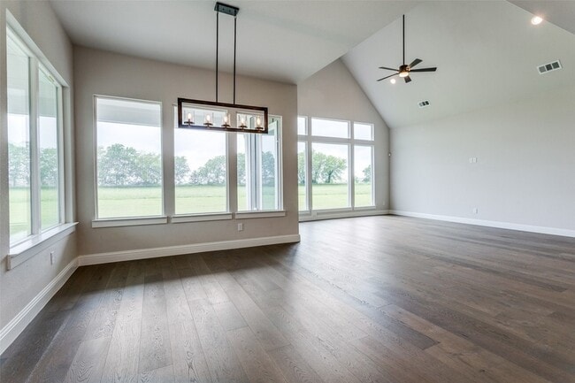 Photo - 709 Lexington Ln