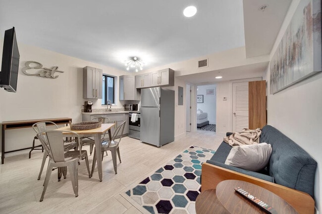 Building Photo - 1434 SW 22nd Ave Unit ID1388869P