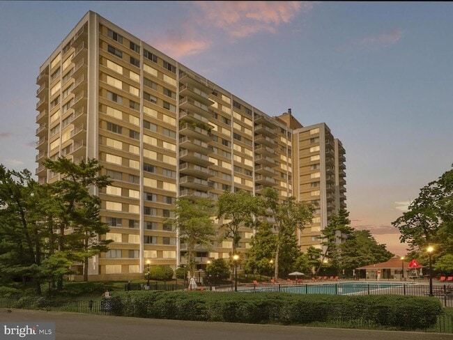 Building Photo - 301 N Beauregard St Unit 1107