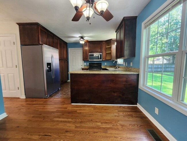 Photo - 1680 Barrywood Cir E