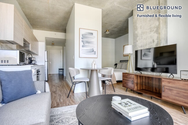 Photo - 165 N Desplaines St Unit FL8-ID644