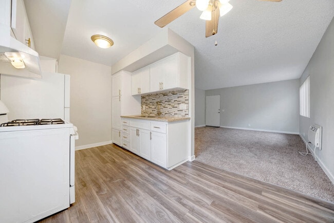 Photo - Sunset Square Apartments