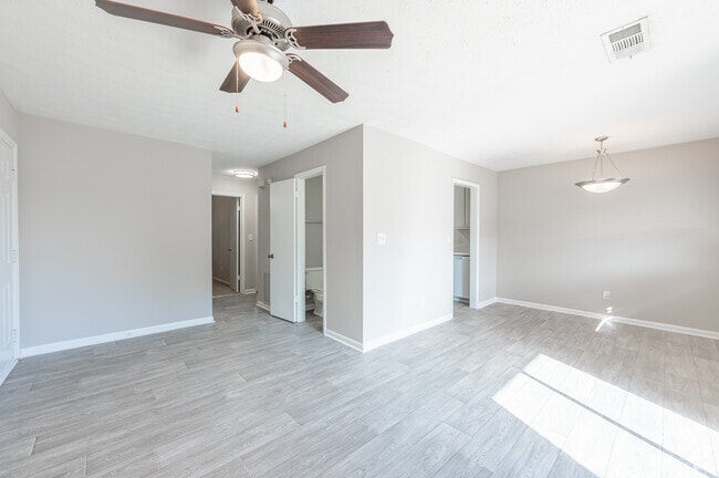 Interior Photo - Alcovy Terrace