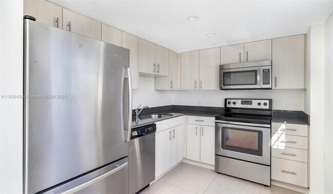 910 West Ave Unit 0603 Condo - Image 