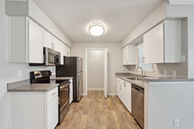 Building Photo - The Reserve at Capital Center