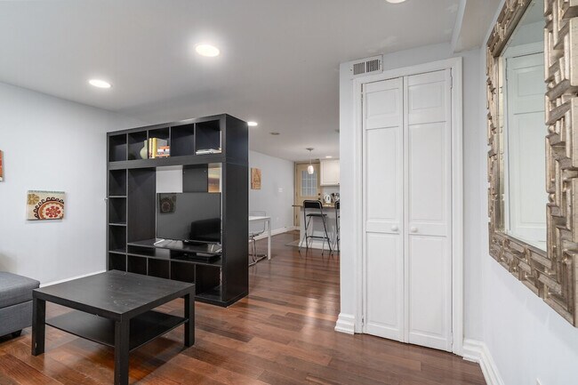 Building Photo - 1344 Potomac Ave SE Unit ID1034734P