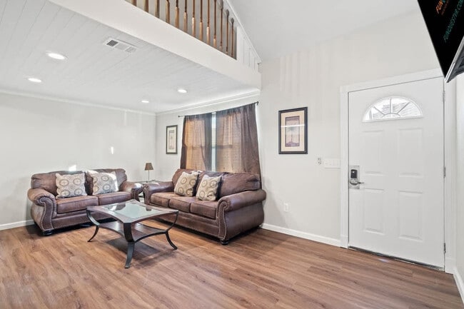 Building Photo - 5218 Beach Dr Unit SI ID1354910P