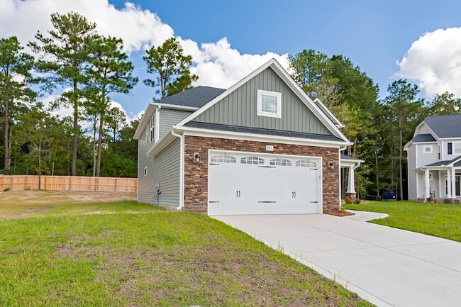 Photo - 587 Foothills St