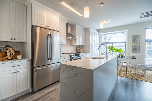 AQ0I0939-HDR - The Westporter