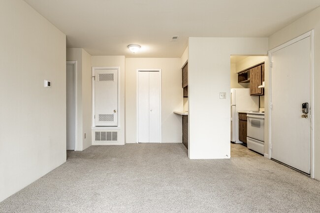 Photo - Scarborough Lake Apartments