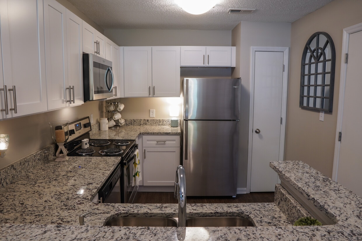 Floor Plan - 1 Bed & Study Cherry Remodel/Hardwood
