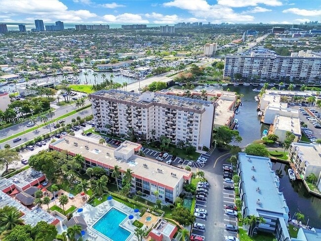 Building Photo - 777 S Federal Hwy Unit RP405