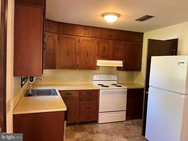 Photo - 224 W 8th St