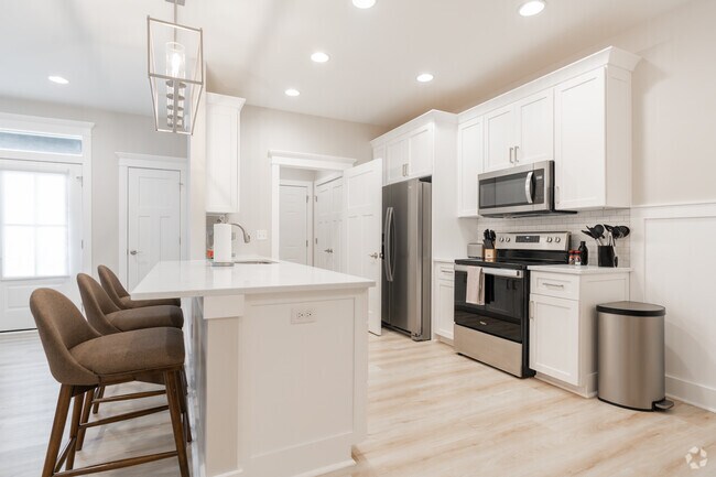 2BR, 2BA - 1320SF - Kitchen - The Flats at Keystone