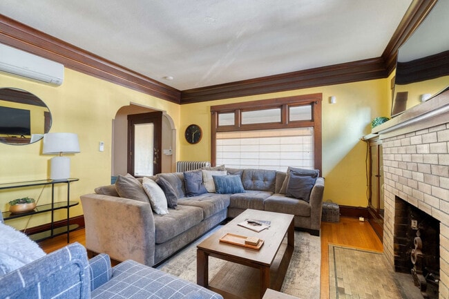 Photo - 2034 NE Flanders St Unit ID1309886P