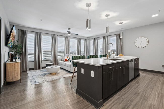 Photo - 2 City Pl Unit ID1325031P