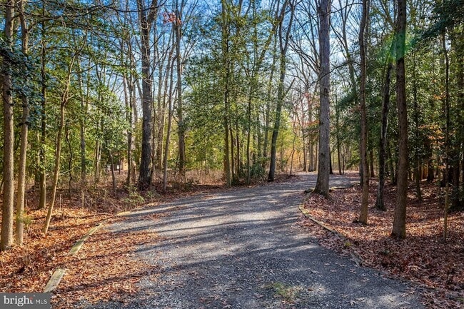 Photo - 1322 Commissioners Rd