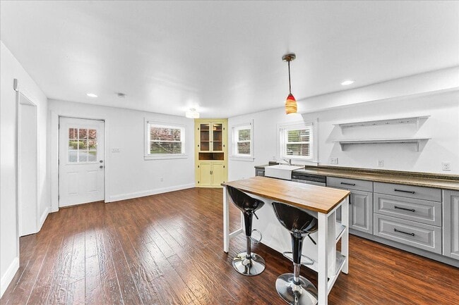 Photo - 106 S Walnut St