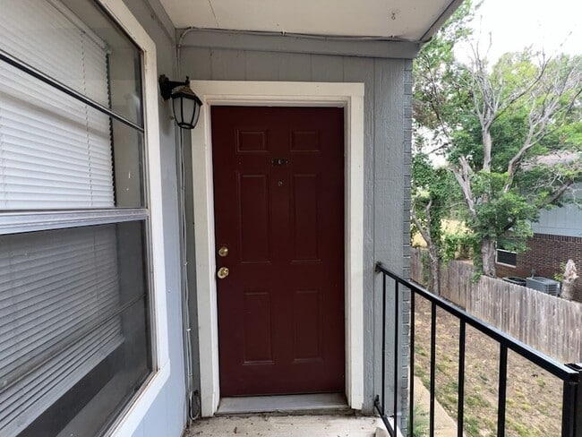 Photo - 219 Fry St Unit 6