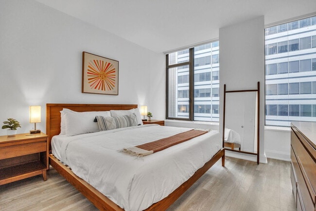 Photo - 10 Hanover Square Unit FL18-ID1017229P