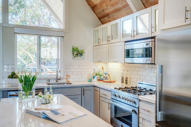 Building Photo - The Cove at Tiburon