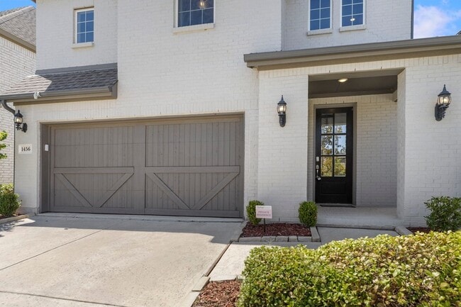 Photo - 1456 Kit King Dr