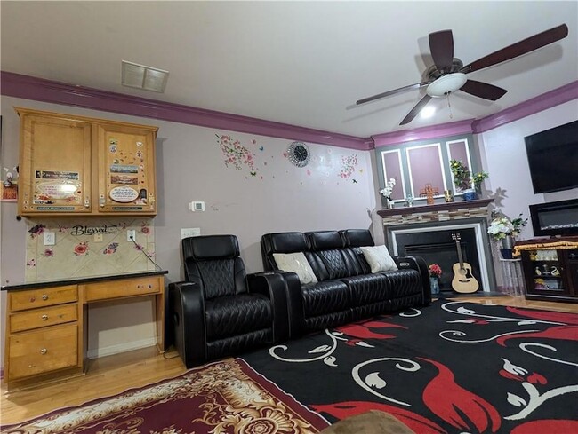 Photo - 815 Earlham Dr