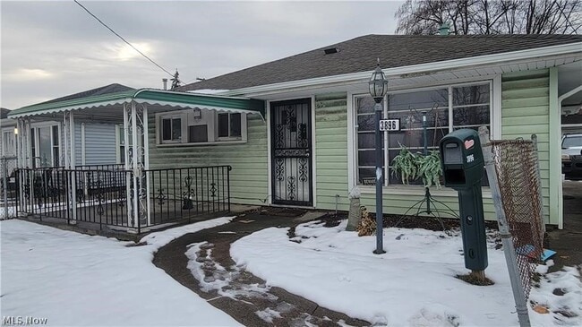 Building Photo - 3896 W 117th St
